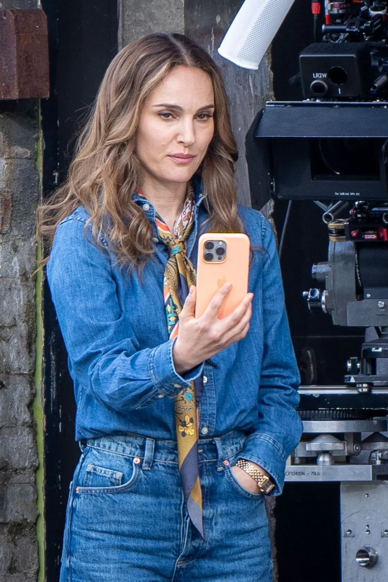NATALIE PORTMAN ON THE SET OF FOUNTAIN OF YOUTH IN LONDON